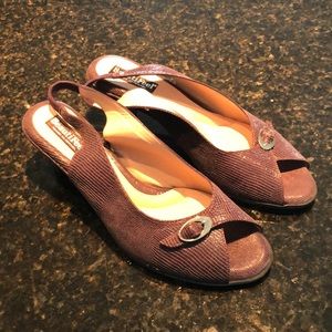 Violet suede BeautiFeel kitten heels